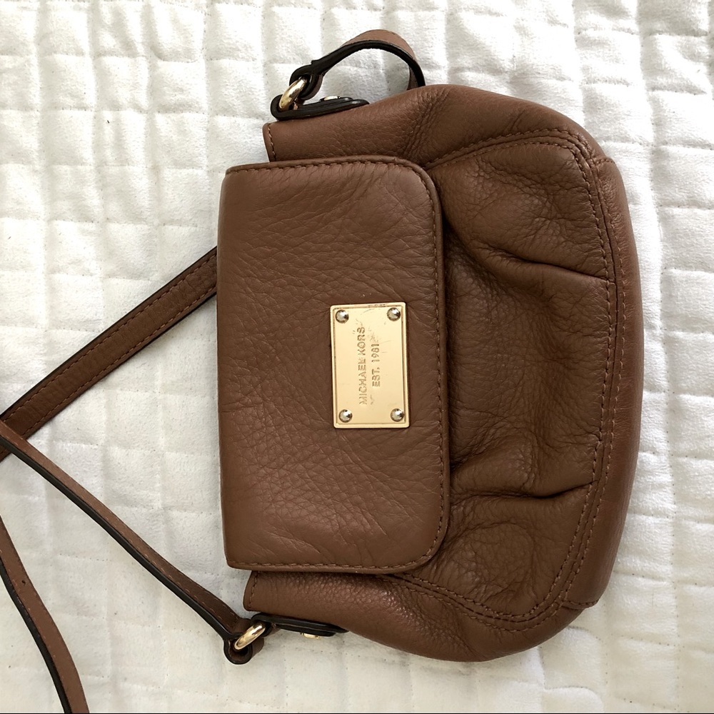 Michael kors tan cross body